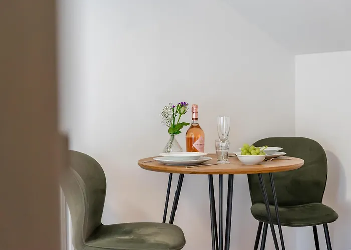 Leni 6 דינטן אם הוכקוניג